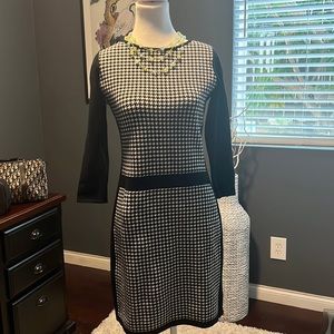 Ralph Lauren houndstooth knit dress with 3/4 sleeves. Stretchable knit f…
